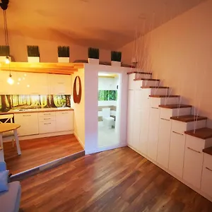 Apartamento Theater, Budapest