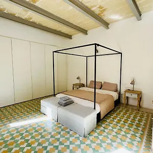 https://apt-cozy-charming-in-old-bakery-street.hotelssaintjulians.com