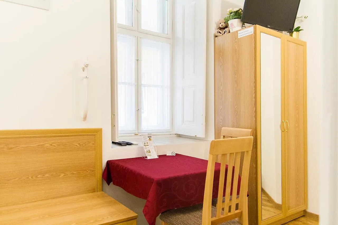 Authentic Akacfa Apartment Budapest